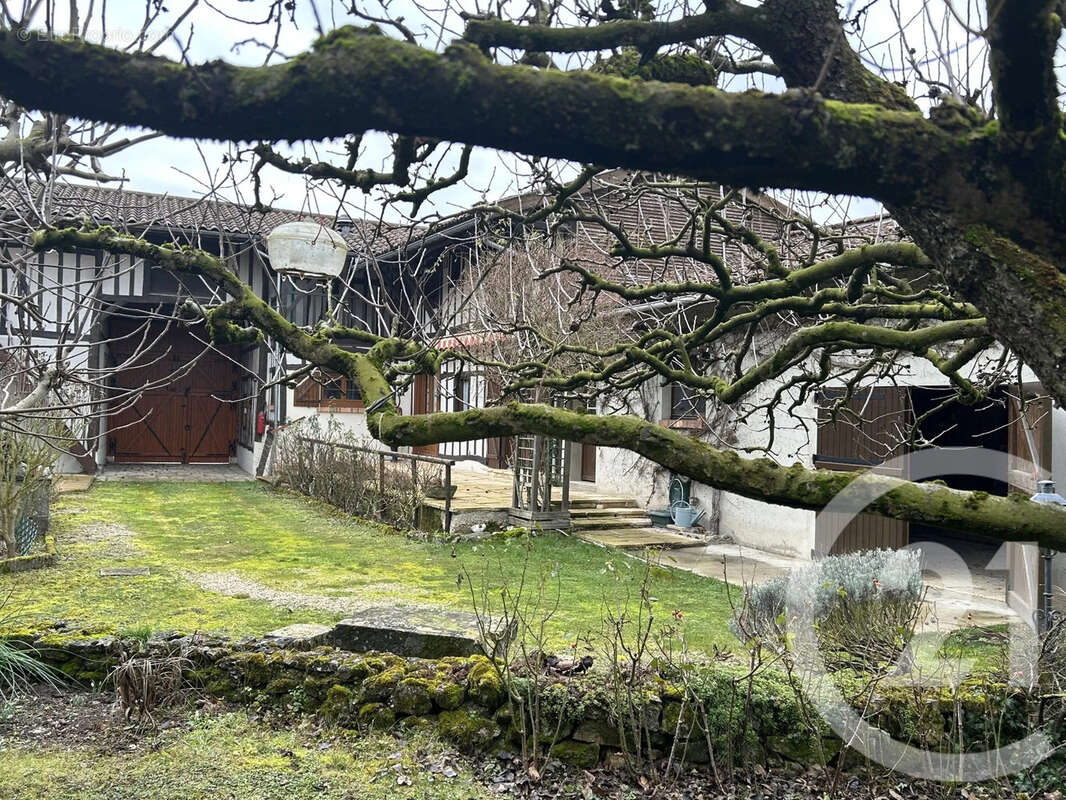 Maison à CHEPPES-LA-PRAIRIE
