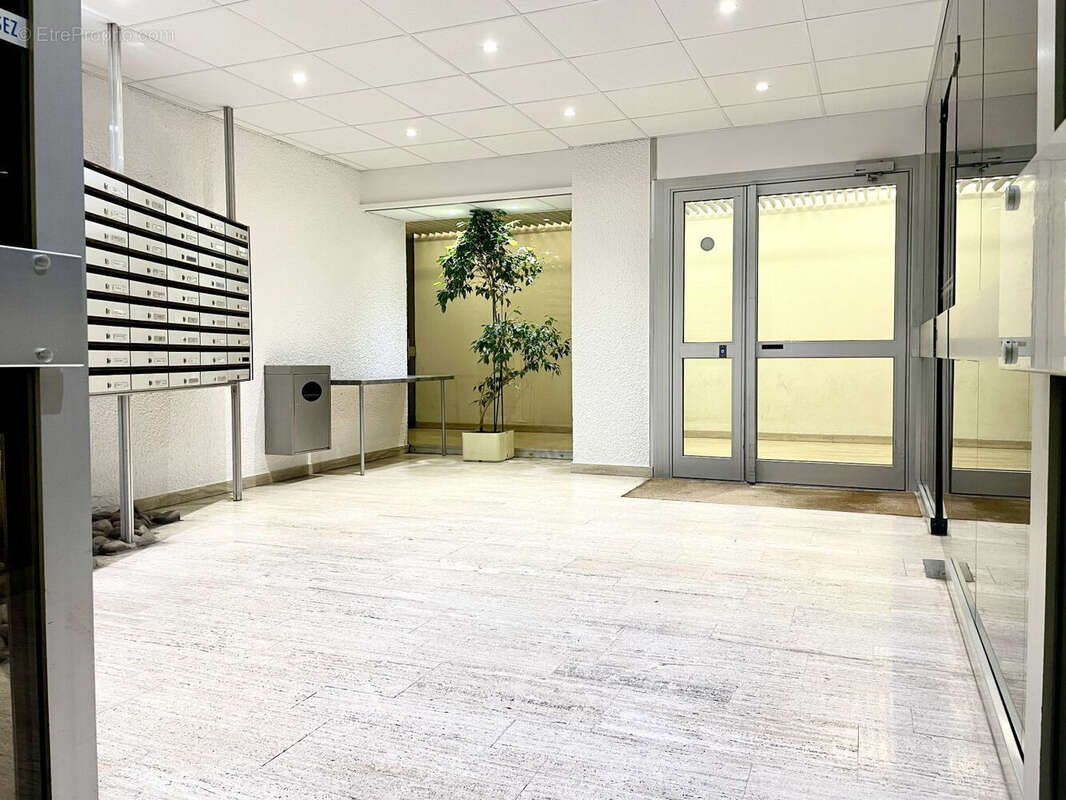 Hypercentre de Nancy - Appartement de 48,39 m² avec parking et cave - photo 6