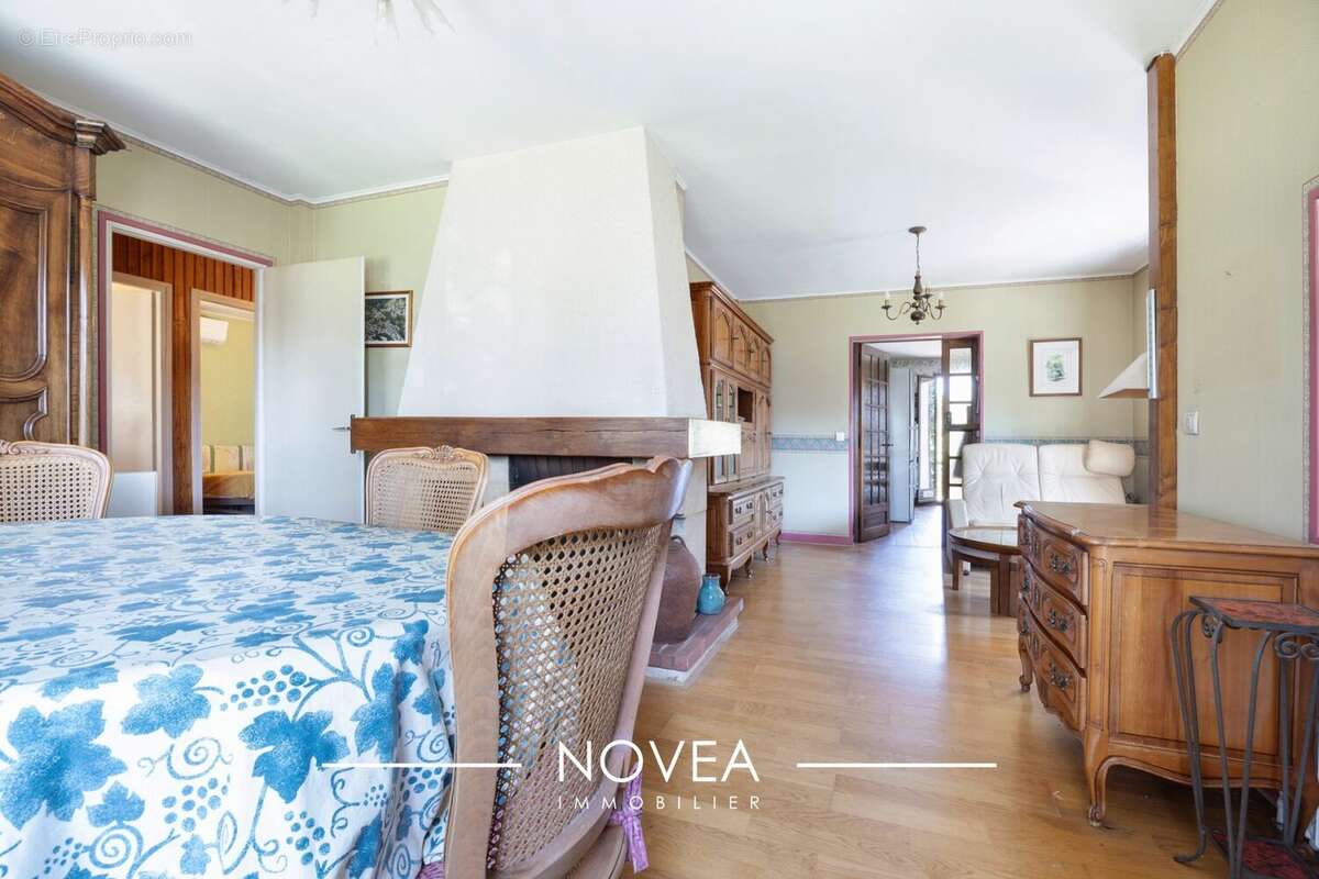 Maison à FRANCHEVILLE