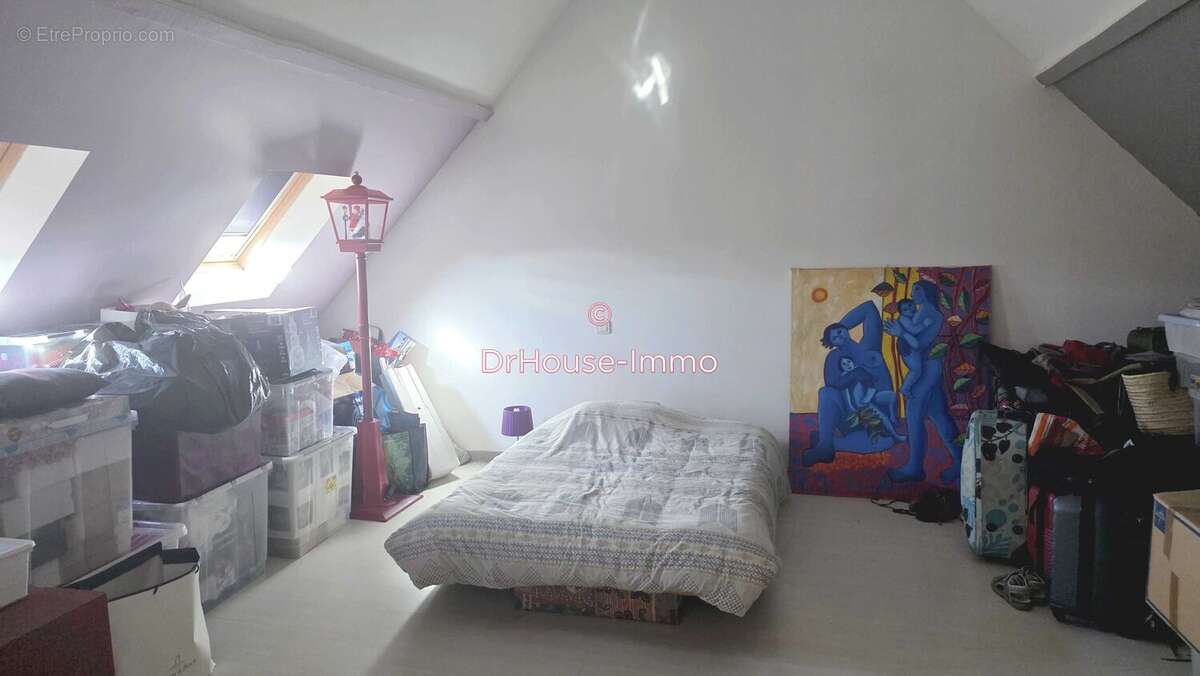 Maison 265 m² à Camphin-En-Carembault  - photo 8