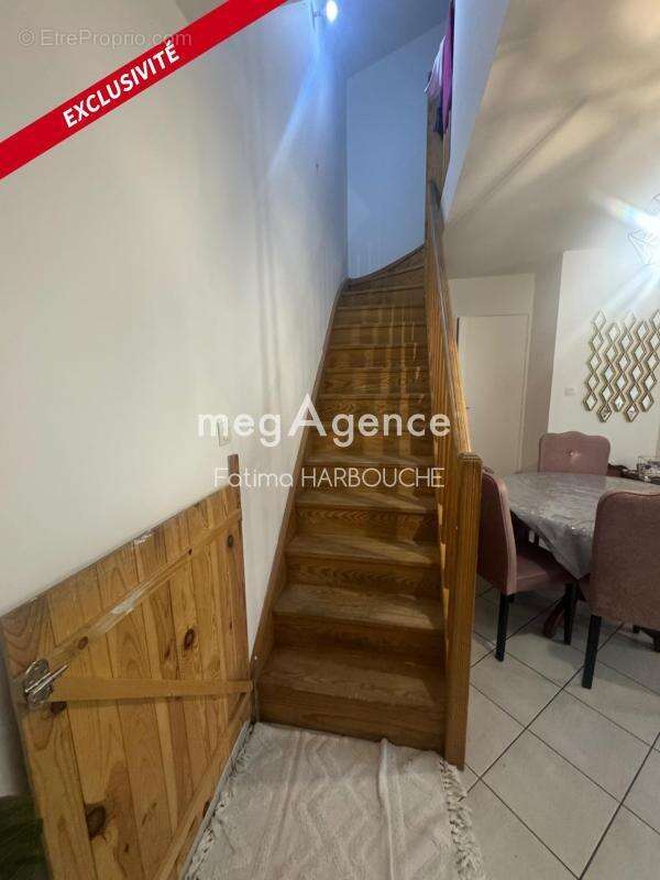 Appartement à LE CHAMBON-FEUGEROLLES