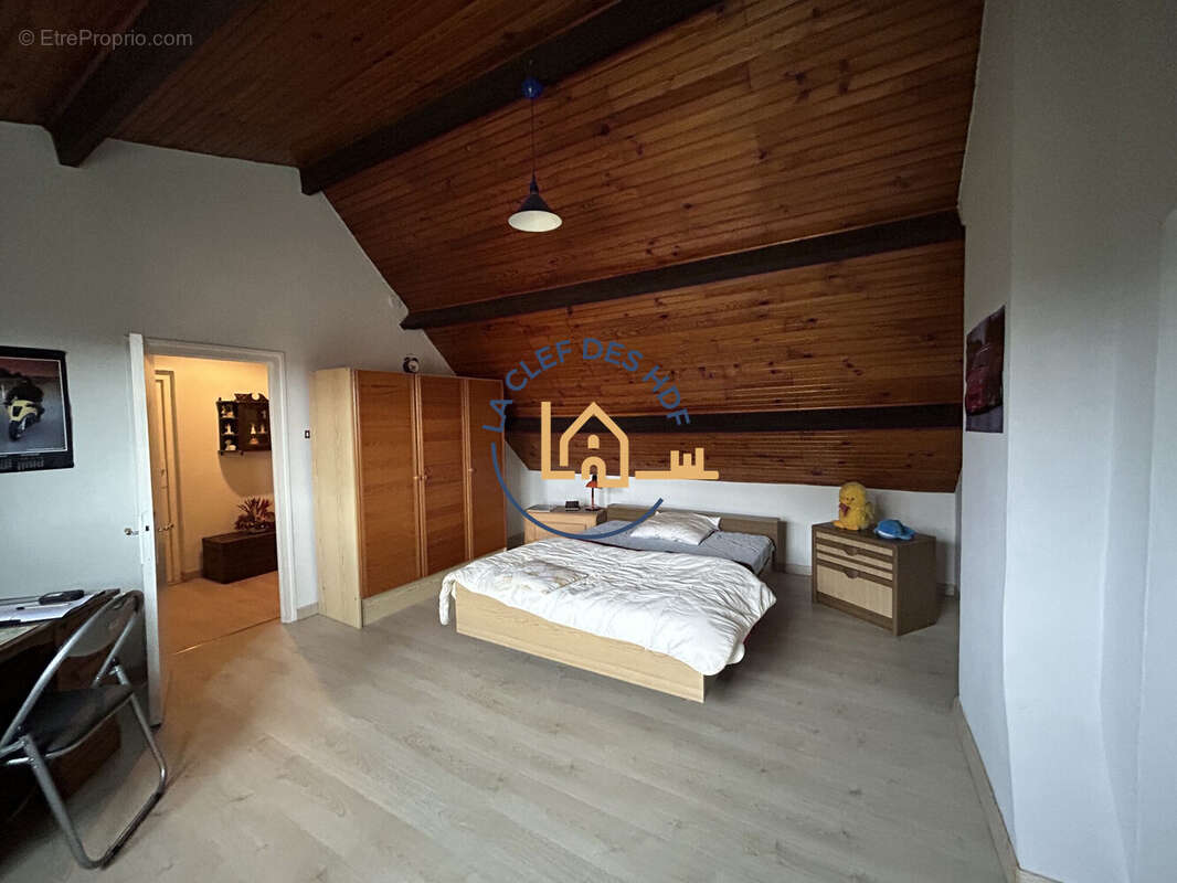 Maison à CROISILLES