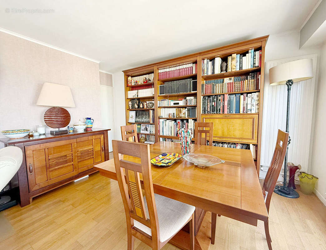 Appartement à NANTERRE