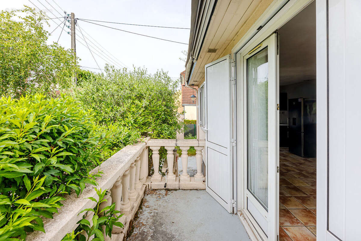 Maison à SARTROUVILLE
