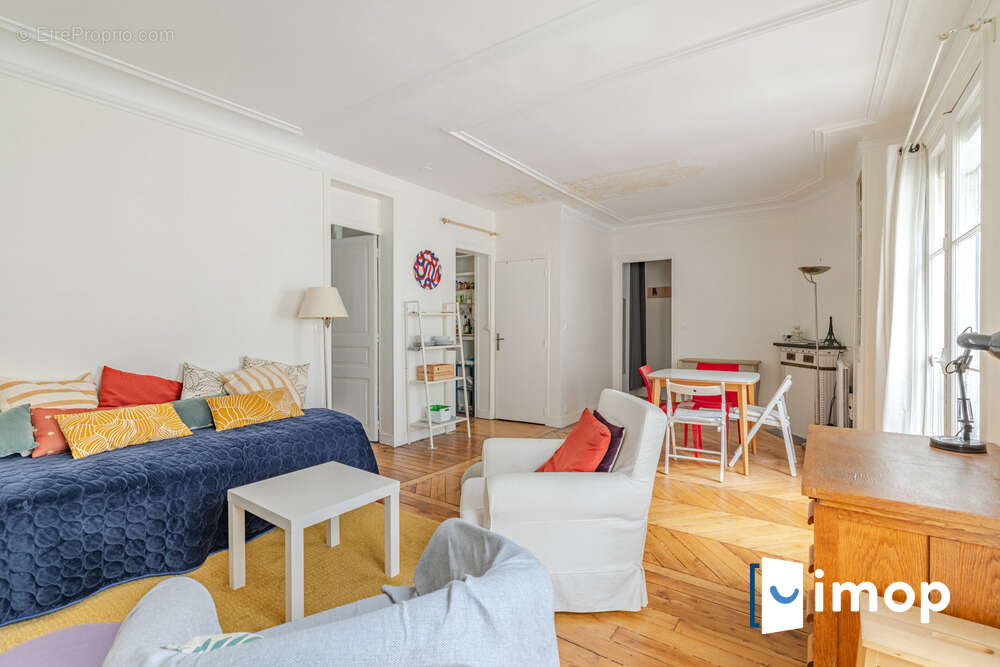 Appartement à PARIS-9E