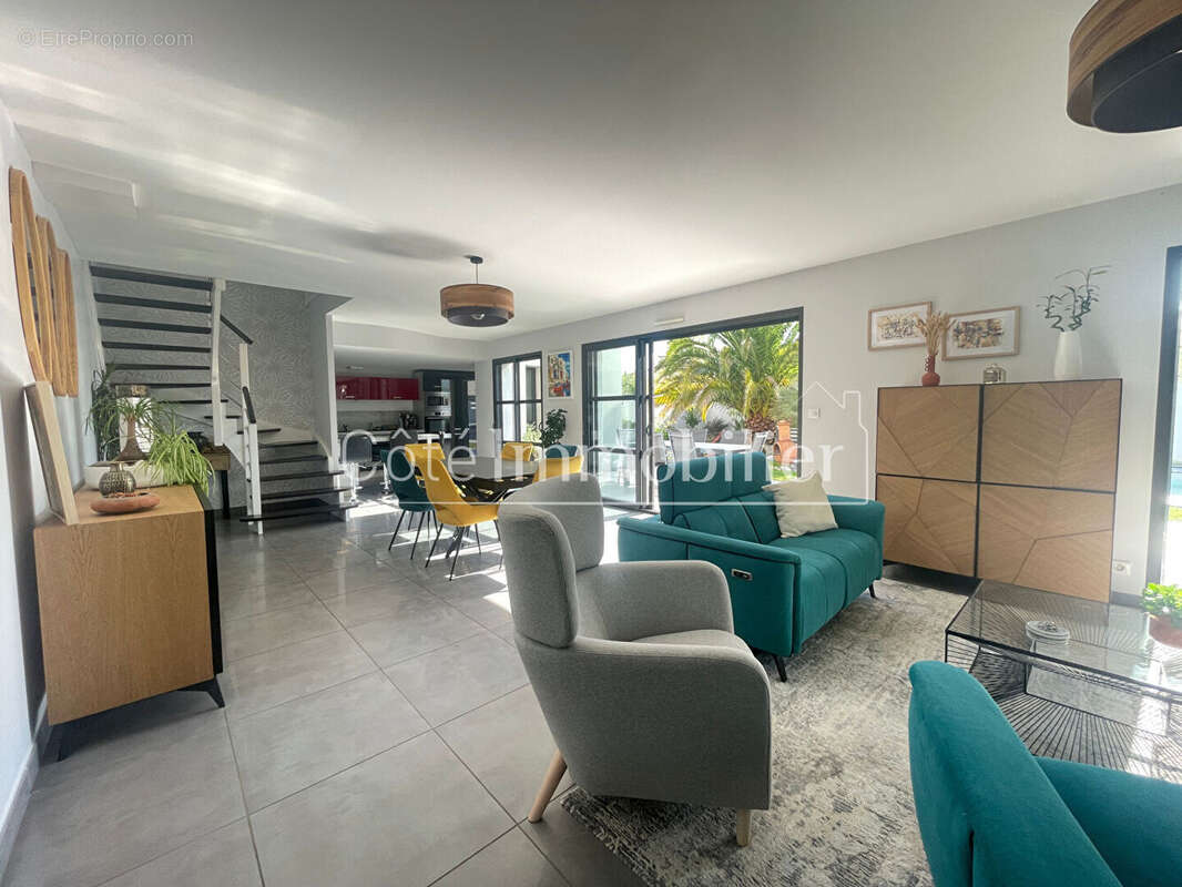 Maison à SAINT-LEGER-LES-VIGNES