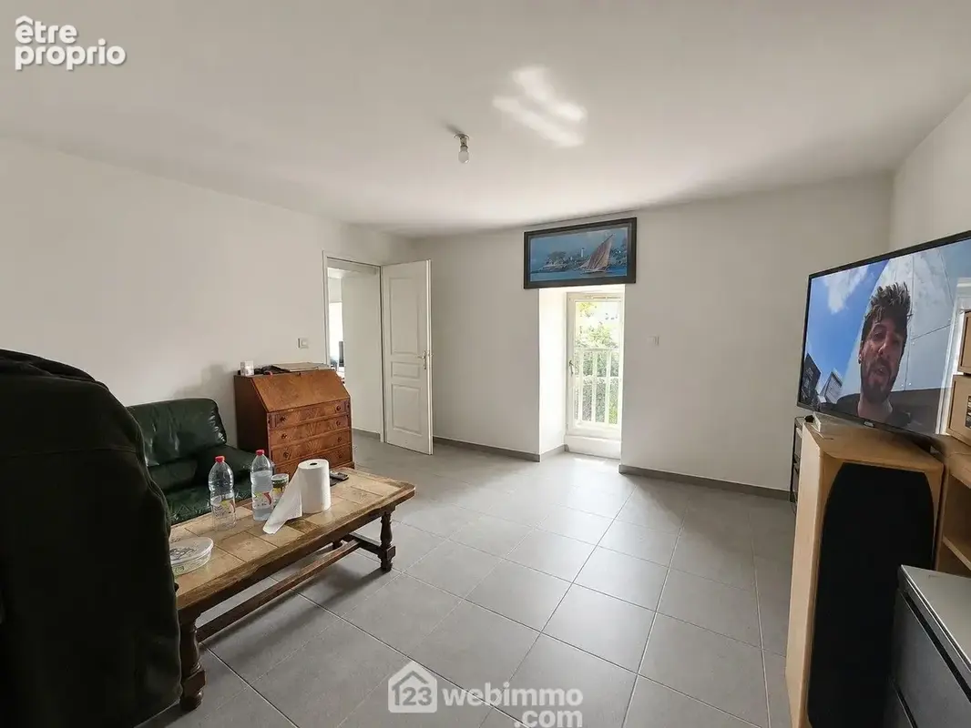 Un séjour lumineux de 17 m².
