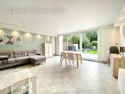 Avançons et découvrons le séjour spacieux et lumineux... - Maison à BONDOUFLE