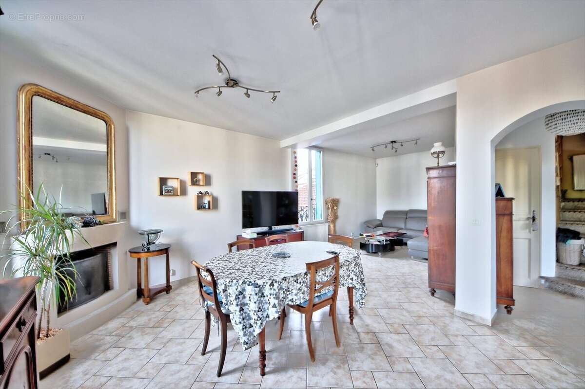Séjour  - Maison à NANTERRE
