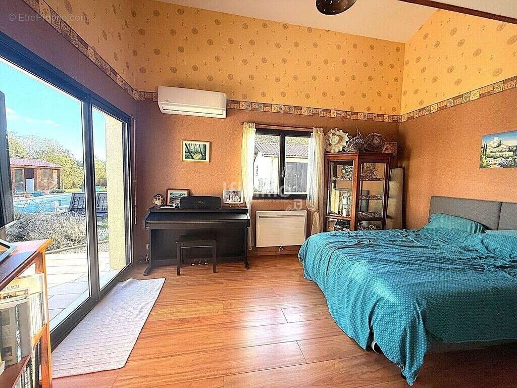 Maison à SAINT-MICHEL-DE-RIEUFRET