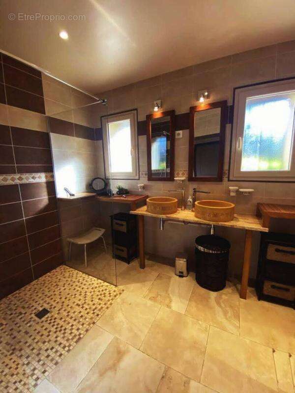 Maison Sarrazac 8 pièce(s) 210 m2 - photo 9