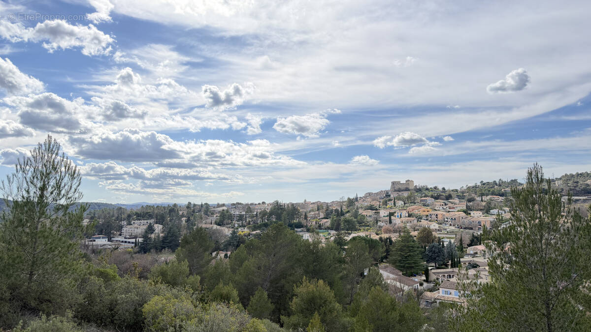 Appartement à GREOUX-LES-BAINS