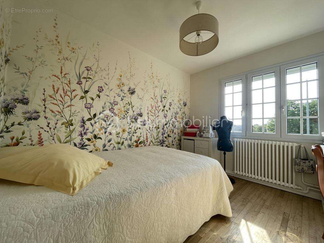 Maison à SAINT-BARTHELEMY-D'ANJOU