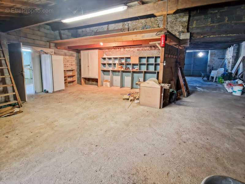 Maison à BRIZAMBOURG