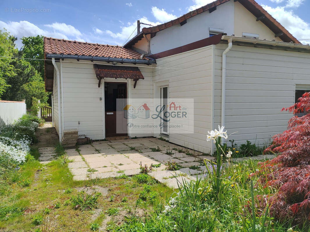 Maison à SAINTE-LUCE-SUR-LOIRE