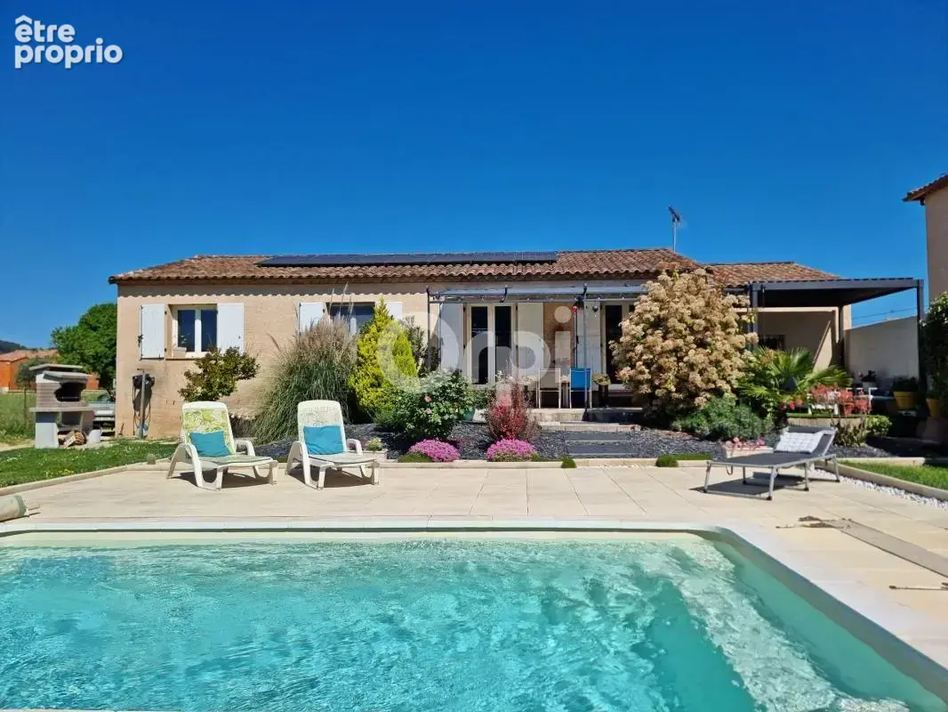 Photo Maison à Saint-Julien-Les-Rosiers au prix de 279 000€