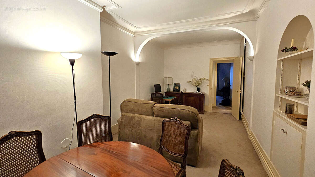 Appartement à PARIS-17E