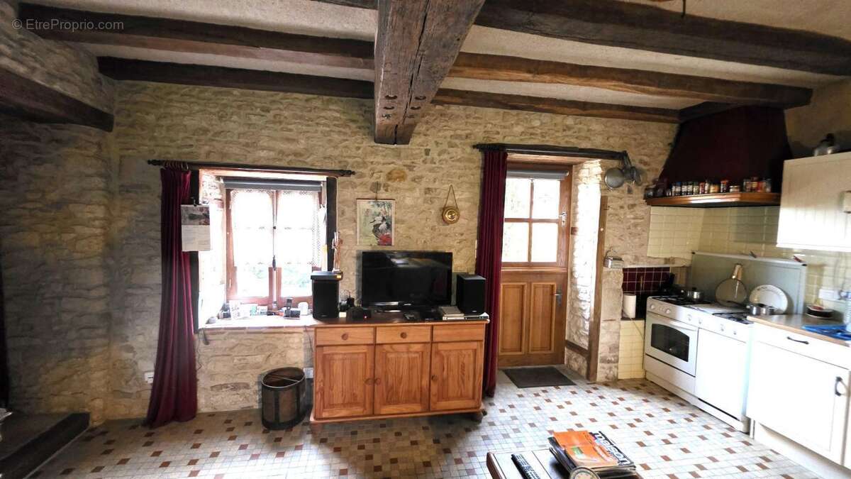 Maison à MEZIERES-EN-BRENNE