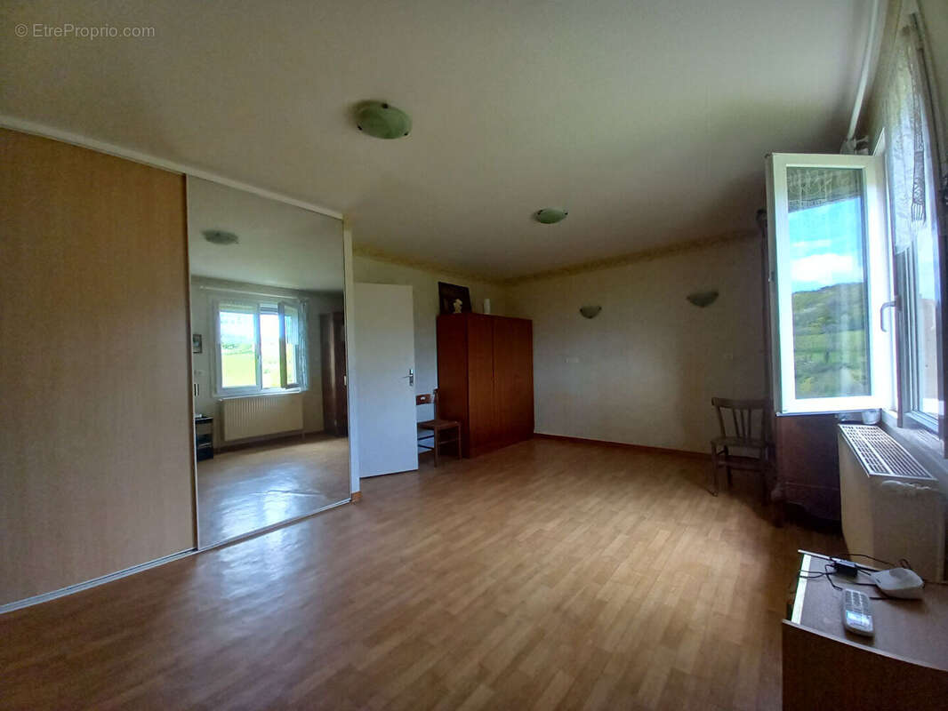 Maison de plain-pied , 103 m² , vue exceptionnelle. Terrain 2 800 m² - photo 4