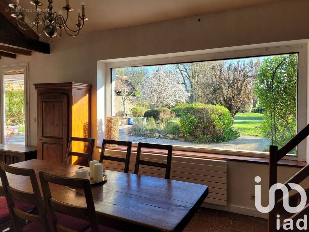 Photo 1 - Maison à LA CELLE-LES-BORDES