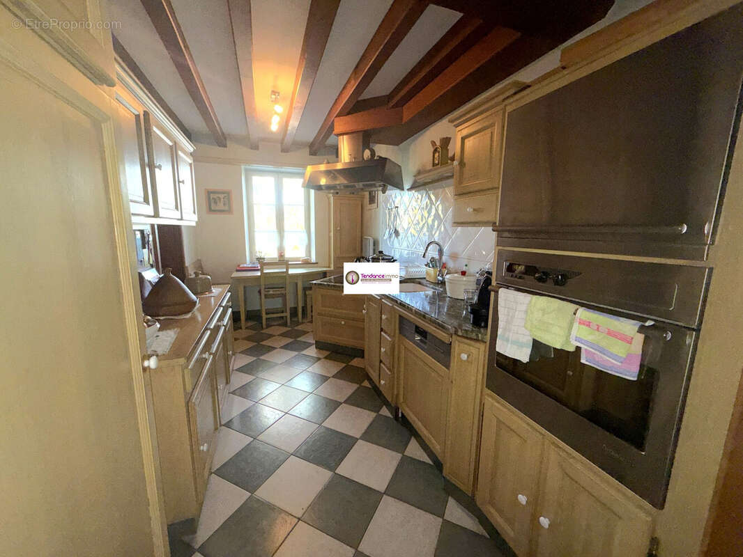 Maison à LE MELE-SUR-SARTHE