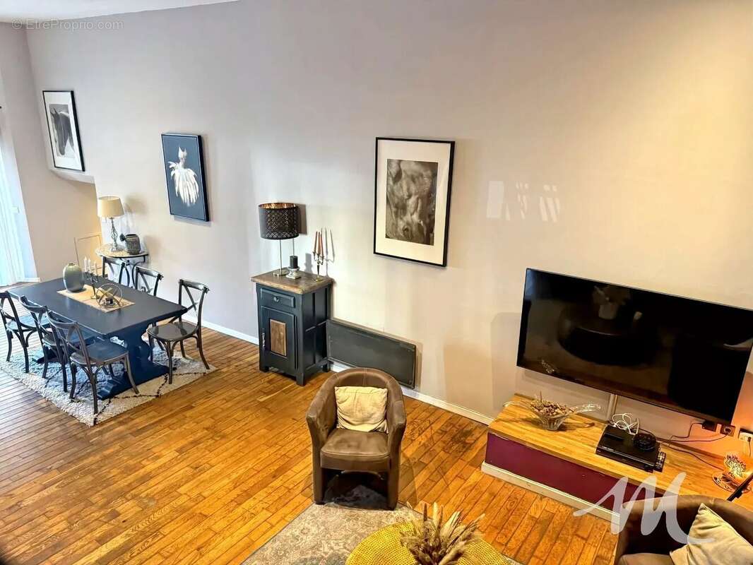 Appartement à CARCES