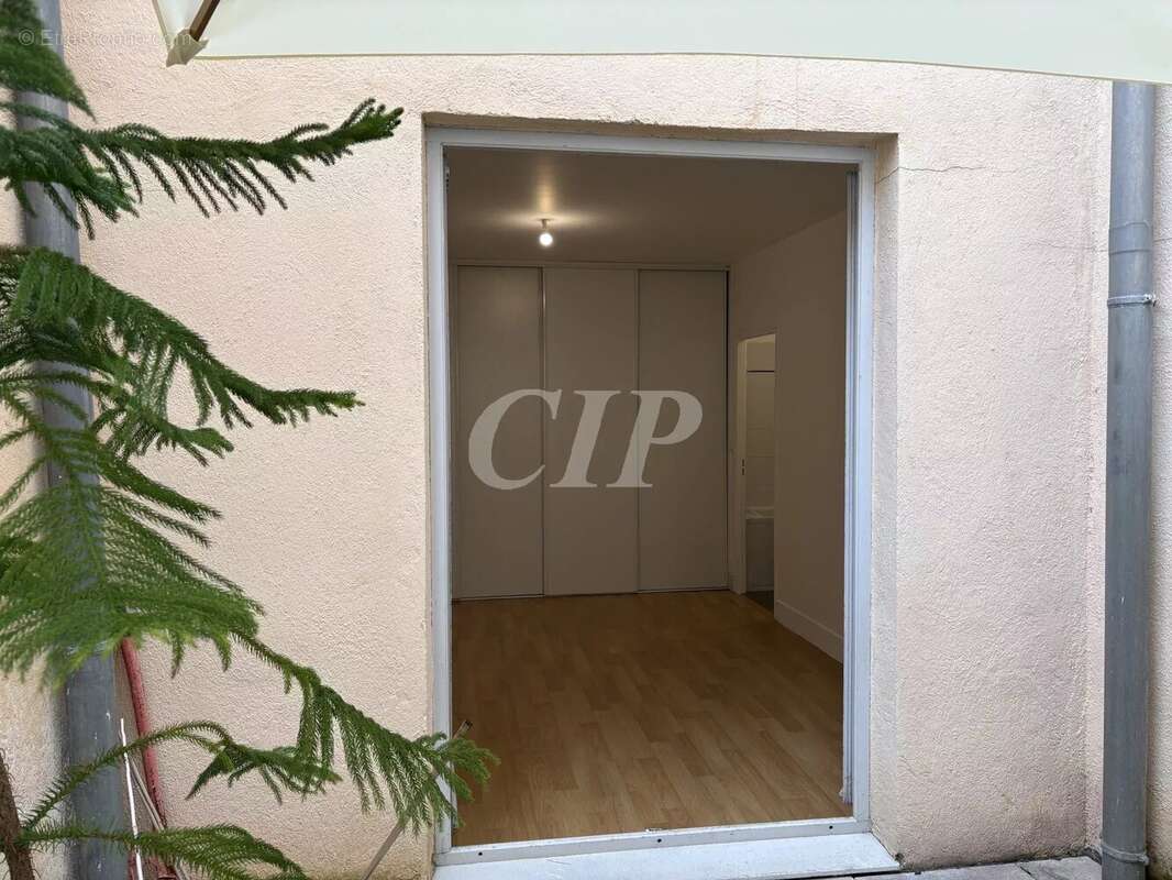 Appartement à MARSEILLE-7E