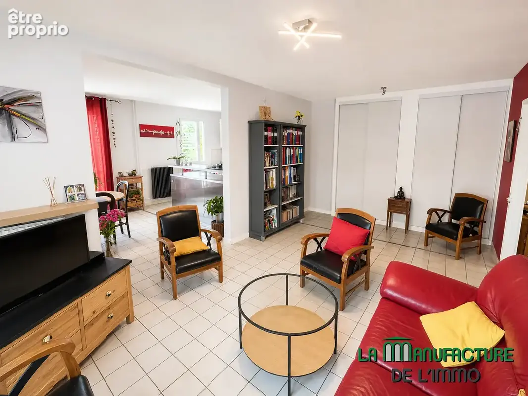 Appartement f4 avec balcon, place de parking et cave - photo 4