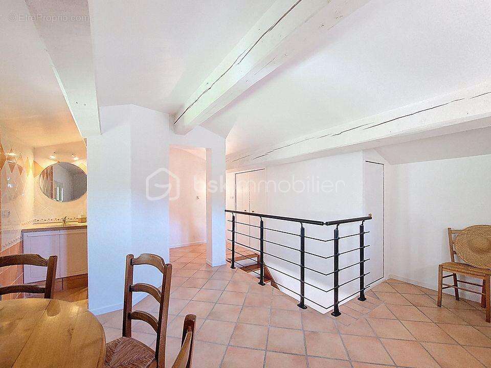 Maison à SOLLIES-VILLE