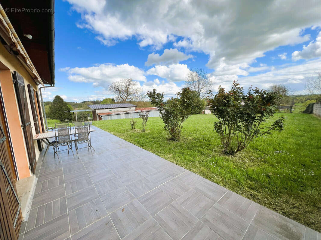 Maison à LAGRAULIERE