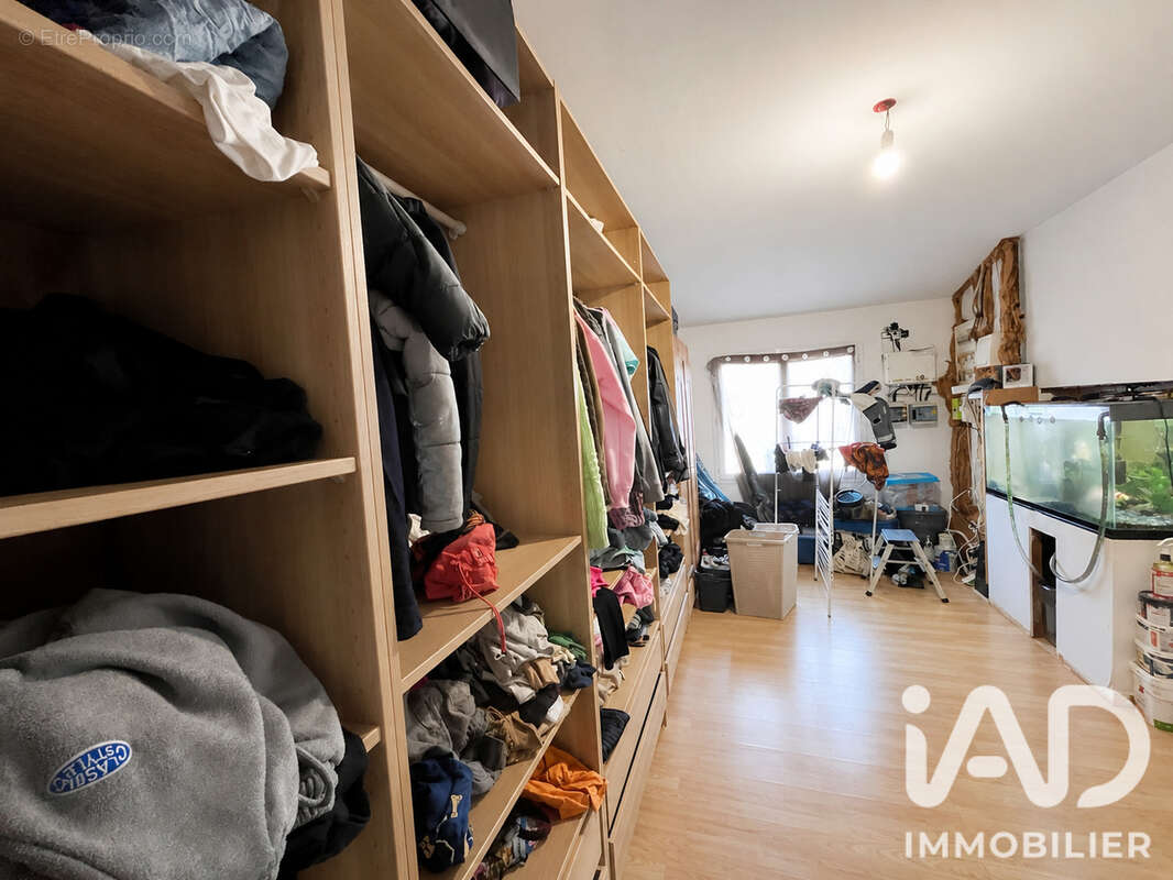Maison 140 m² à Saint-Gildas-Des-Bois  - photo 9