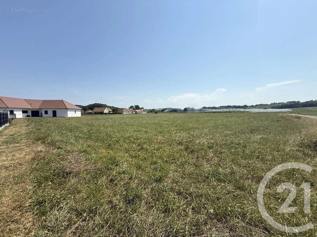 Terrain 2 657 m² à vendre à Maslacq (64300) - photo 8