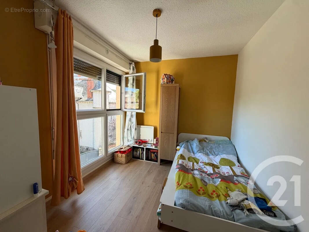Appartement 78 m² à Aurillac  - photo 5