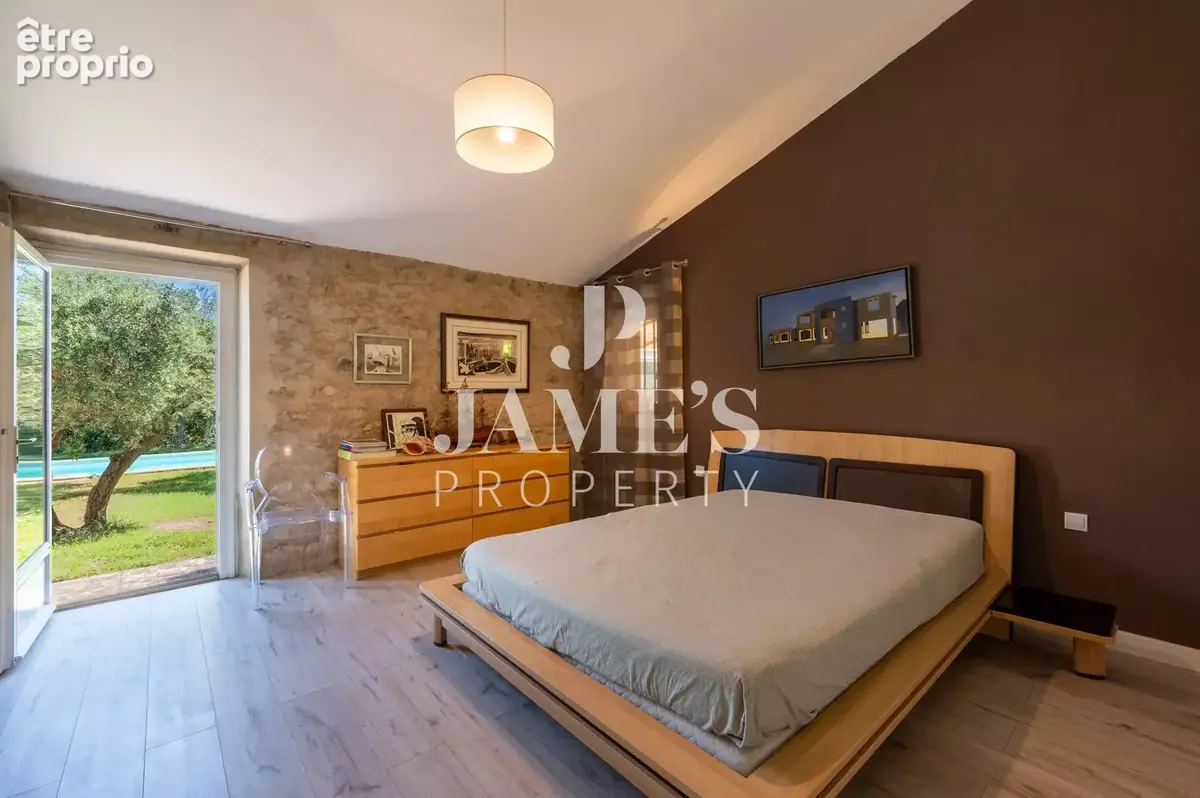 Maison 8 pièces 295 m² à vendre à Eygalieres (13810) - photo 8