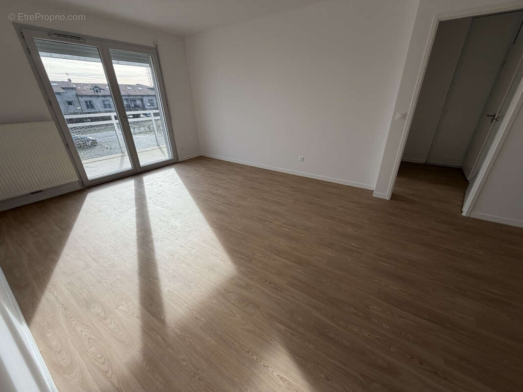 Appartement à TOULENNE
