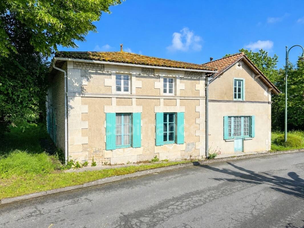 Maison à VANZAC
