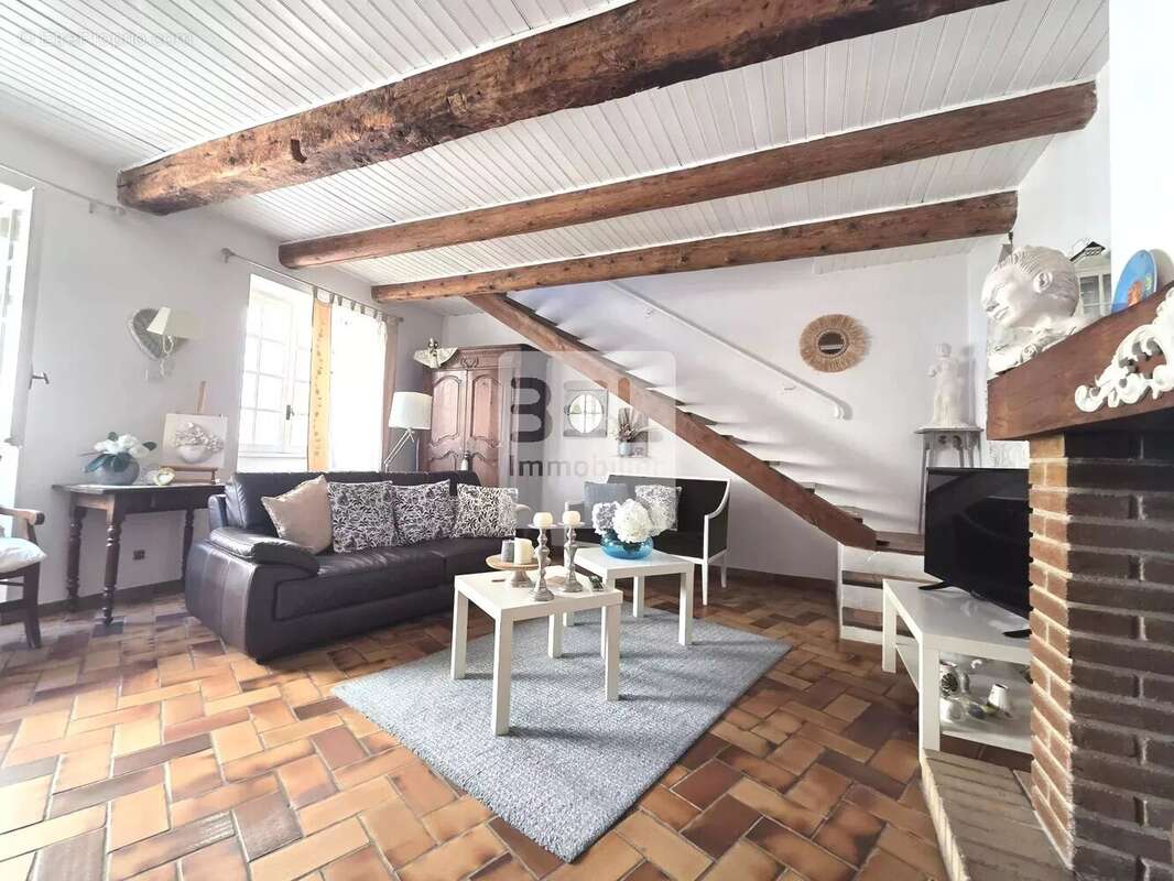 Maison à LA ROQUE-SUR-CEZE