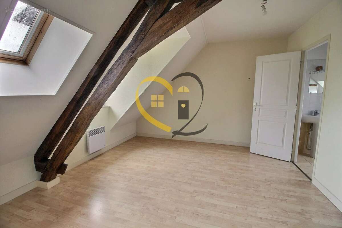 Maison à PLAIMPIED-GIVAUDINS