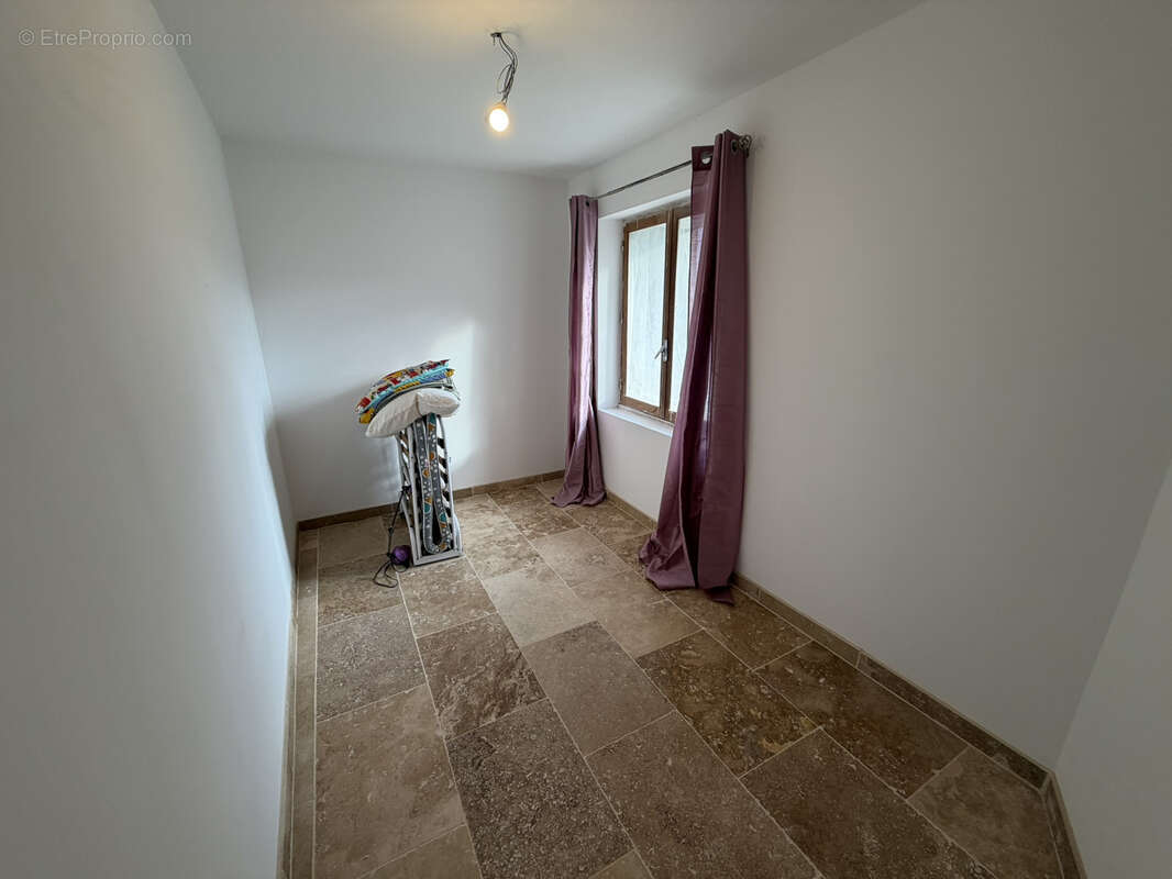 Maison à ENTRECHAUX