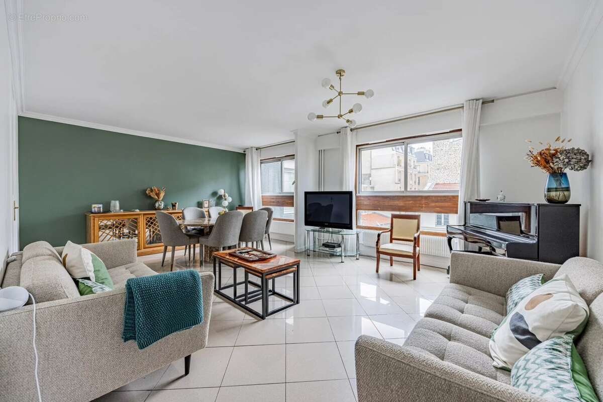 Appartement à PARIS-11E