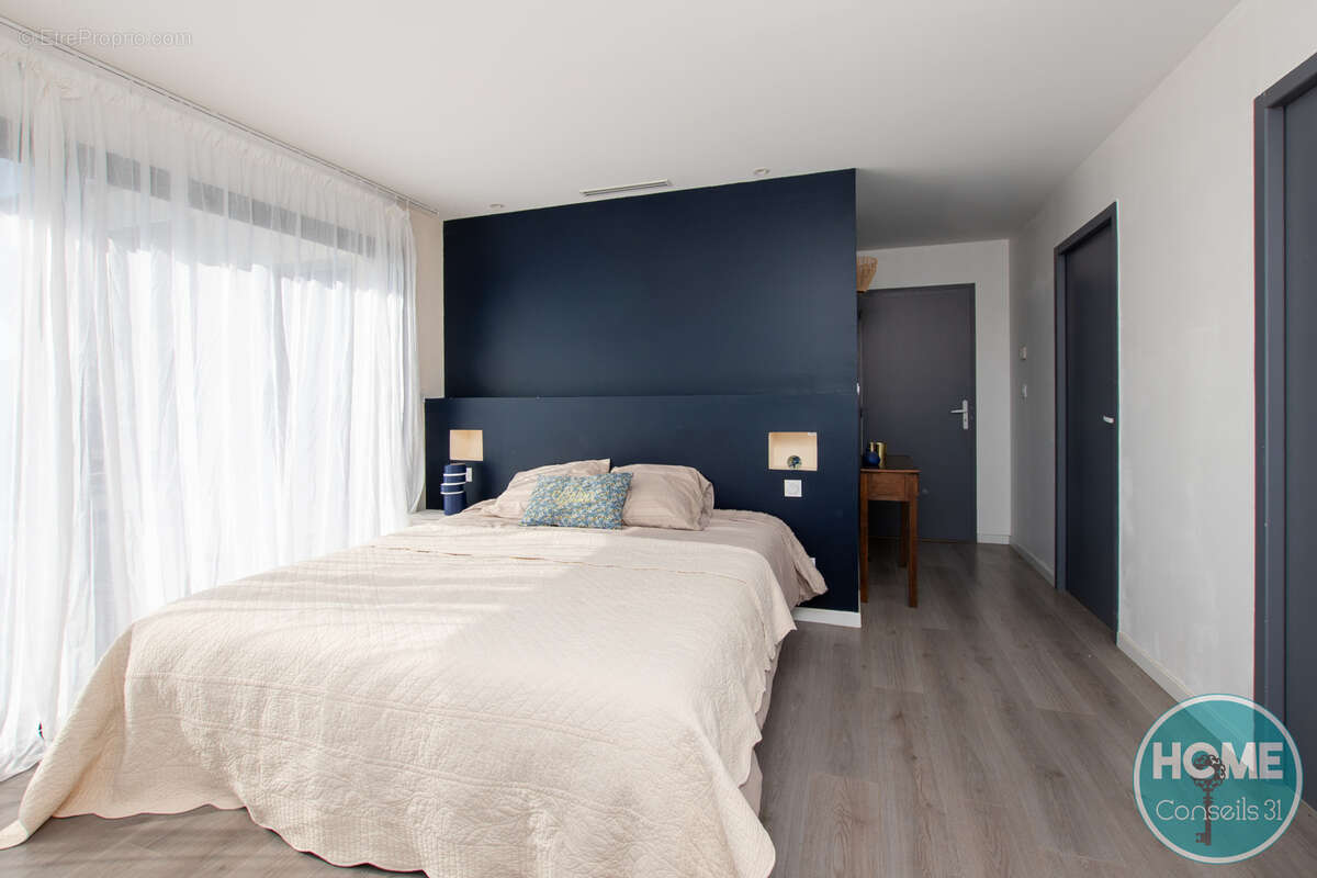 À Toulouse (31), immobilier de prestige : VILLA AVEC VUE SPLENDIDE SUR TOULOUSE - photo 16