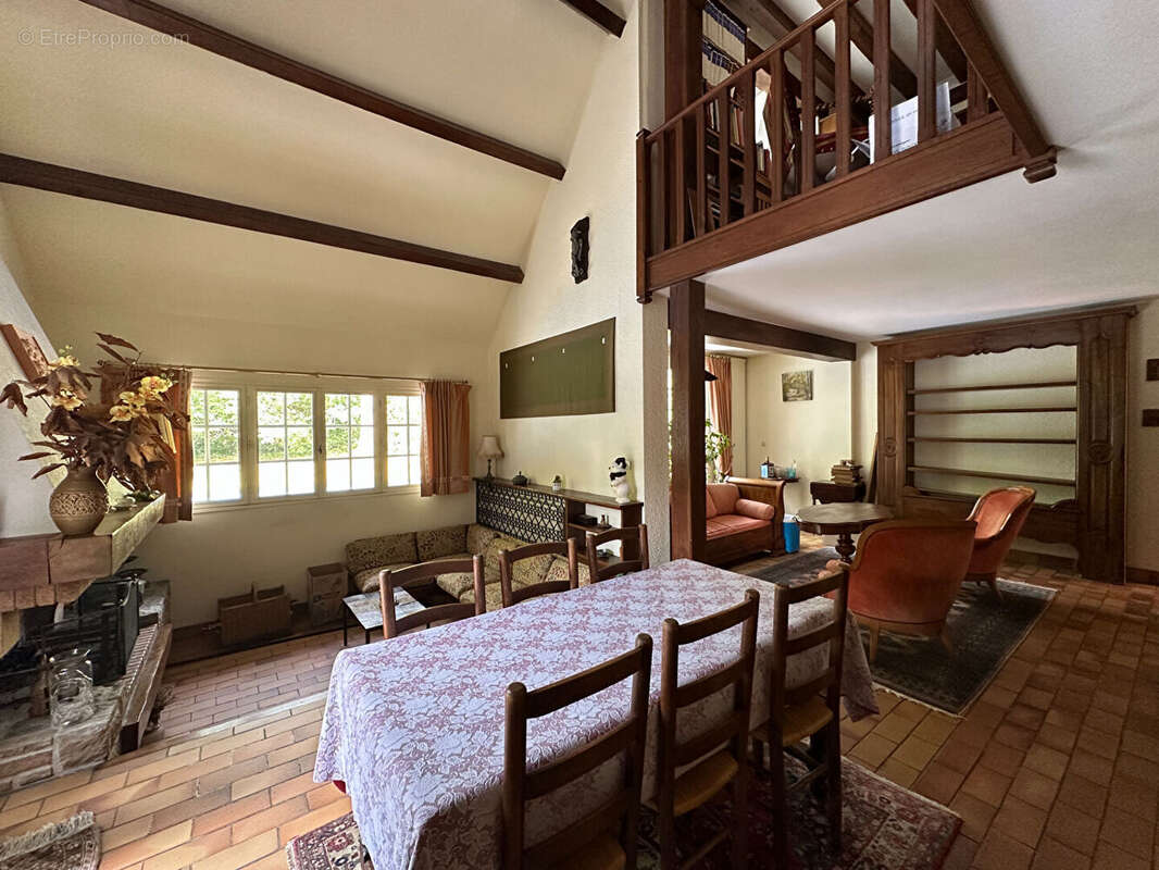 Maison à NOISY-SUR-ECOLE