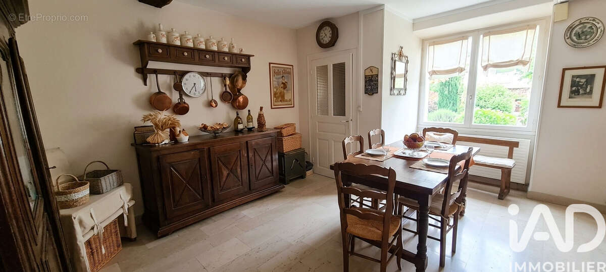 Maison 130 m² à Fussey  - photo 2