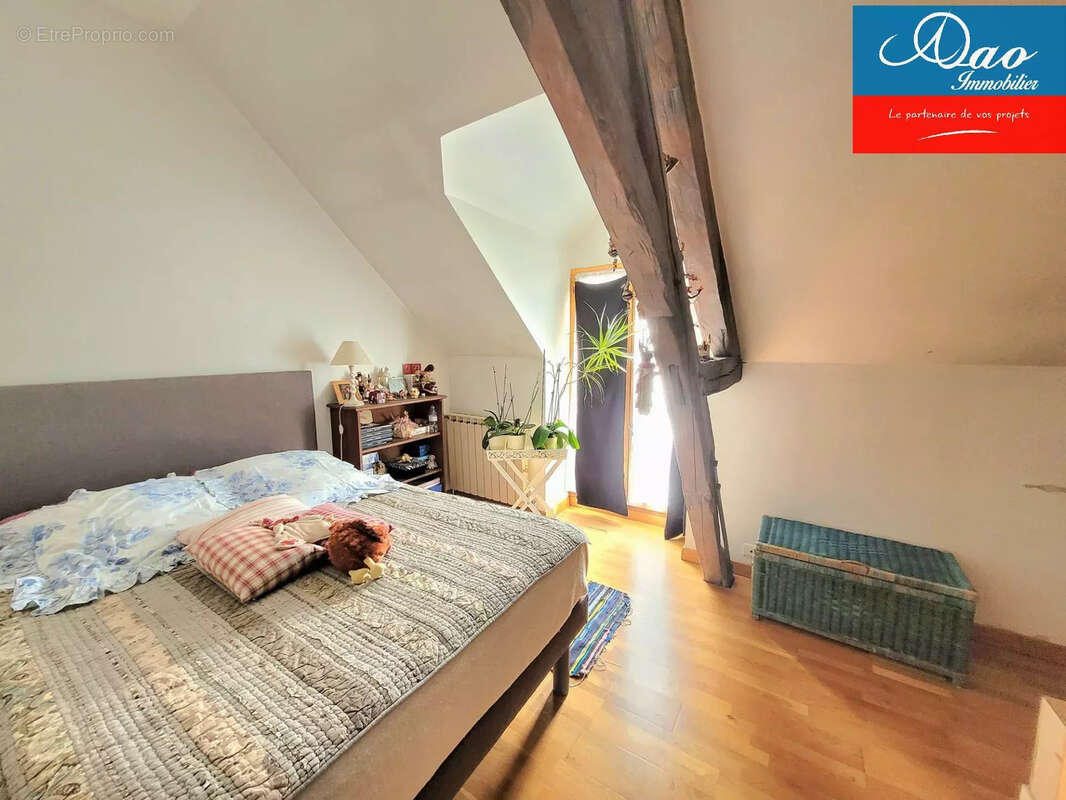 Maison à LA CHAPELLE-SAINT-LUC