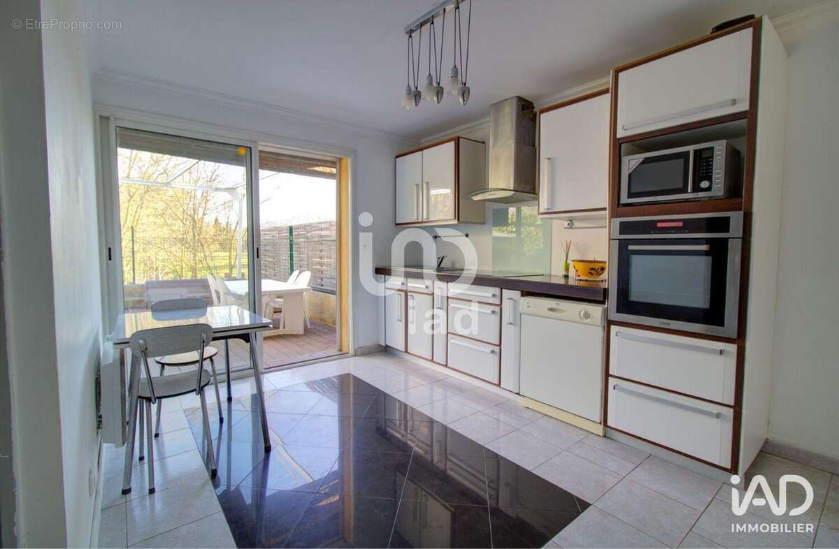 Photo 9 - Commerce à ROQUEBRUNE-SUR-ARGENS