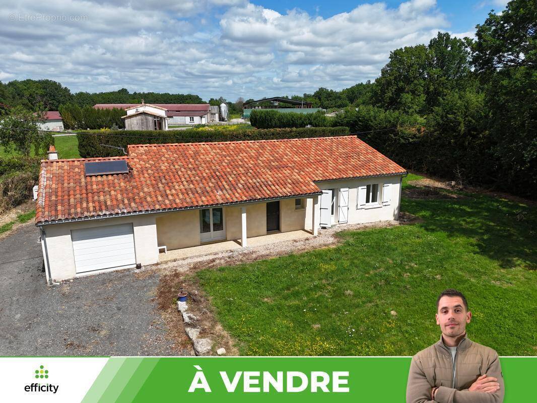 Maison à SOMMIERES-DU-CLAIN