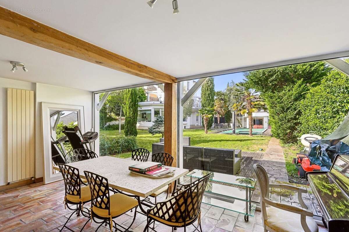 Maison à SAINT-MAUR-DES-FOSSES