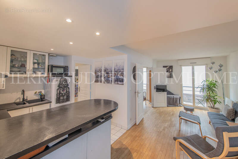 Appartement à PARIS-18E