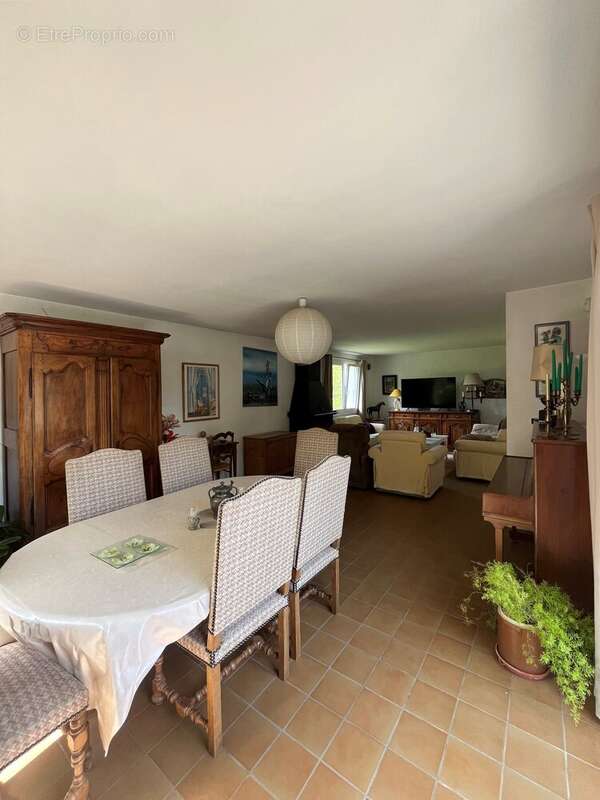 Maison sur grand terrain - photo 6