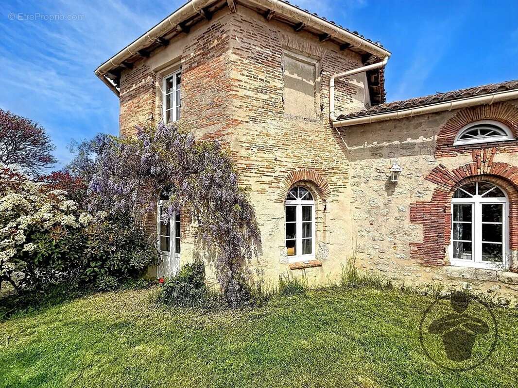 Maison à SAINT-MARTIN-DE-COUX